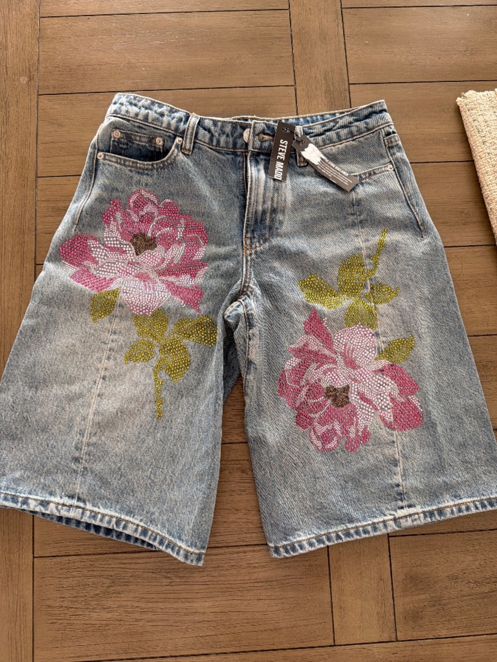 NWT - Steve Madden Rose Sequin Design Jorts - Unworn